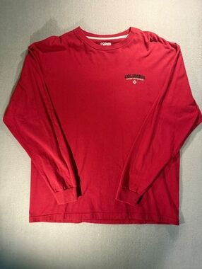 Columbia Sportswear Co. Red Long Sleeve Live The Hunt T-Shirt Large